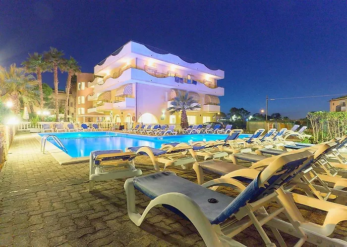 Hotel Rivadoro-Spiaggia Ombrellone E Lettini-Piscina-Parcheggio